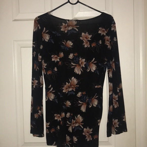 Deep v neck long sleeve romper - Picture 2 of 2